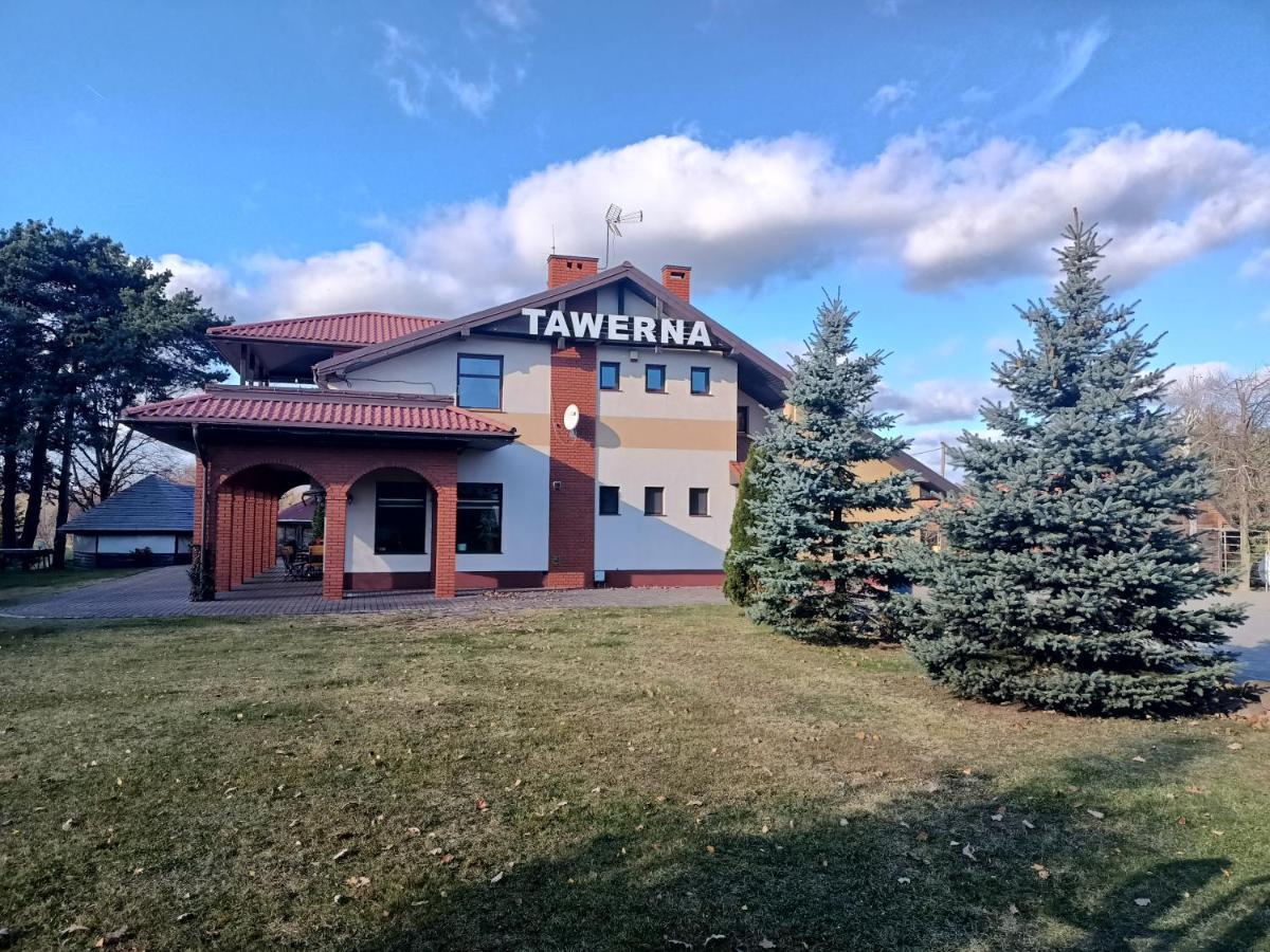 Hotel Tawerna-Stawiska Garbatka-Letnisko Exterior foto